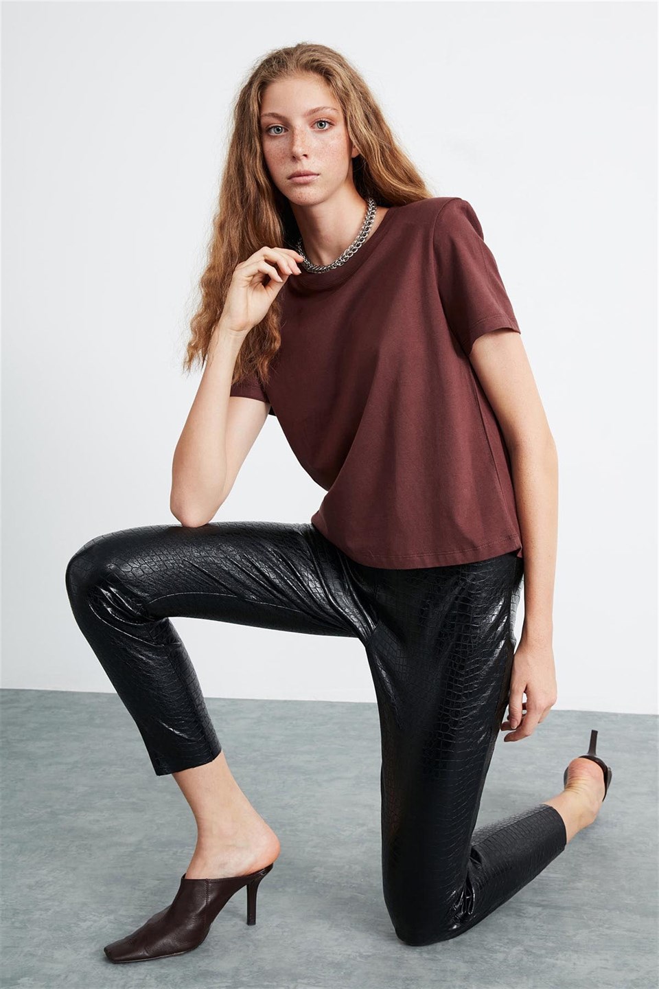 STELLA Kadın Bordo Düz Renk Yuvarlak Yaka Comfort Fit T-Shirt