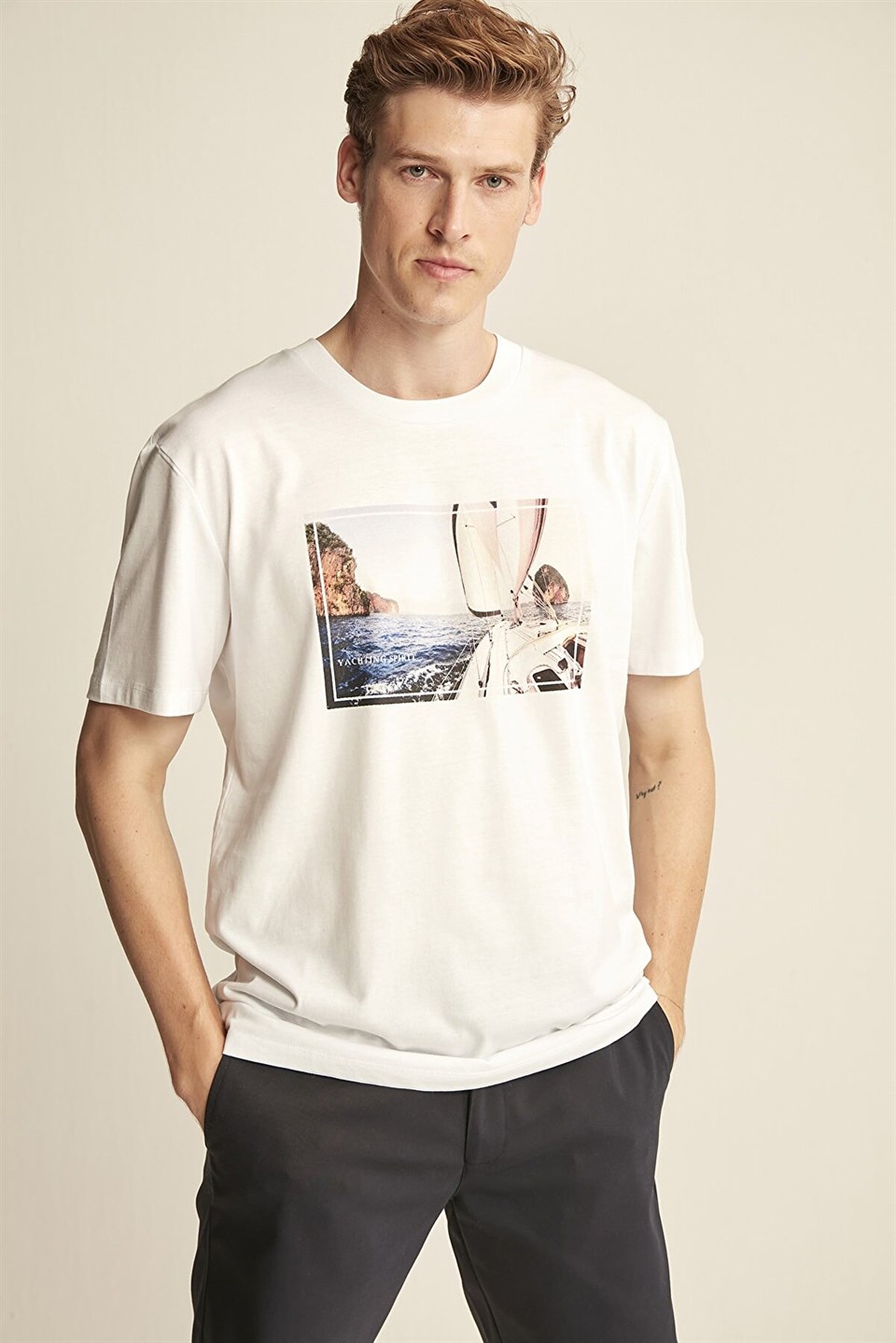AMIR Erkek Beyaz Baskılı Yuvarlak Yaka Comfort Fit T-Shirt
