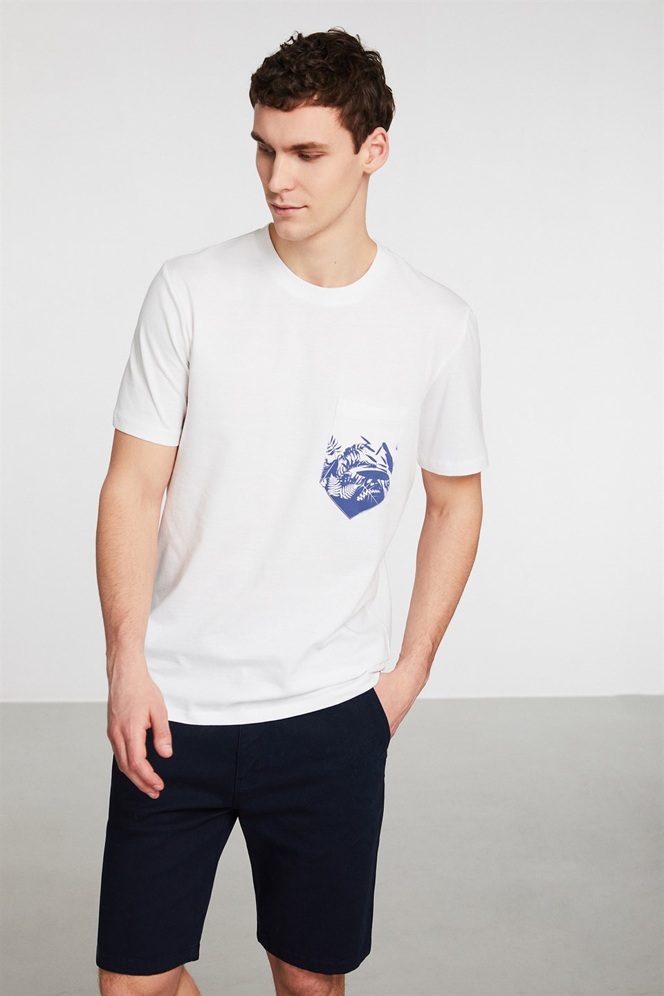 ASHER Erkek Beyaz Baskılı Yuvarlak Yaka Comfort Fit T-Shirt