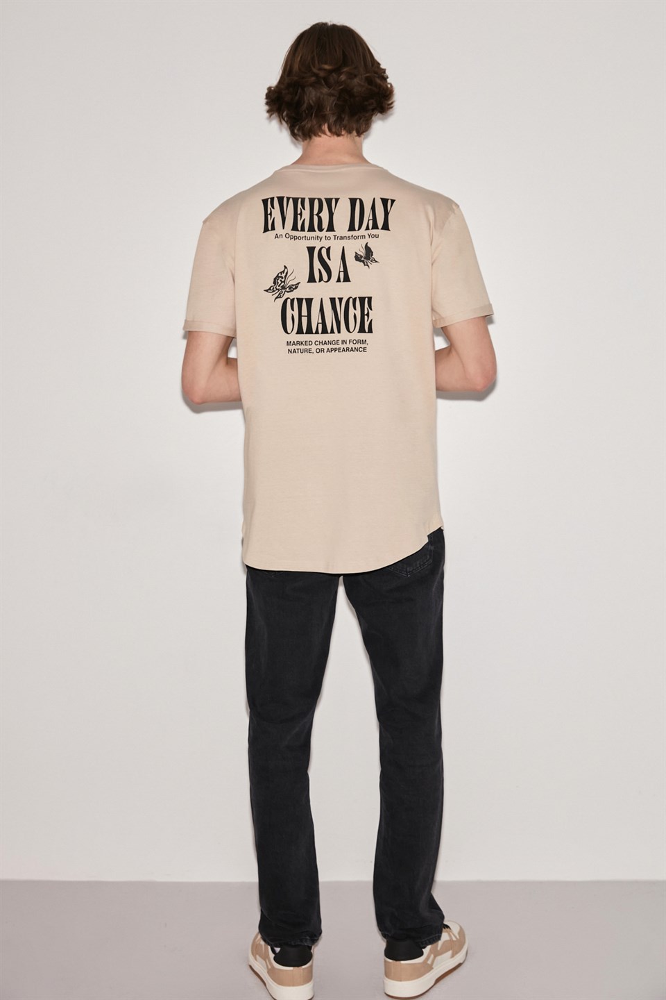 BUTTERFLY Erkek Bej Baskılı Yuvarlak Yaka Long Fit T-Shirt