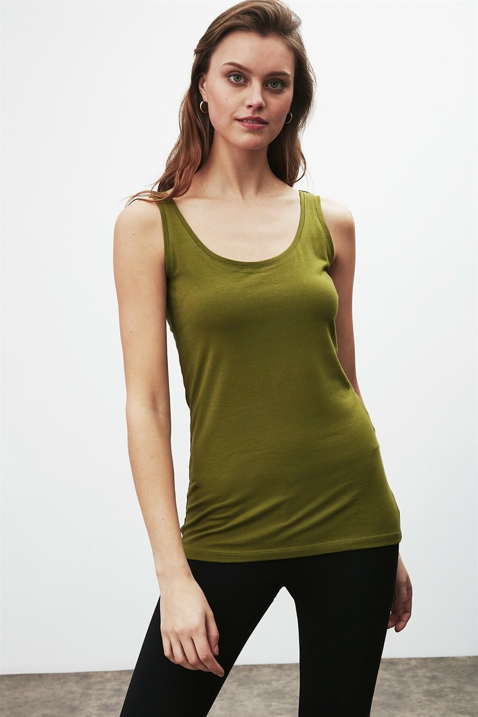 CLAIRE Kadın Yeşil Düz Renk Yuvarlak Yaka Comfort Fit T-Shirt