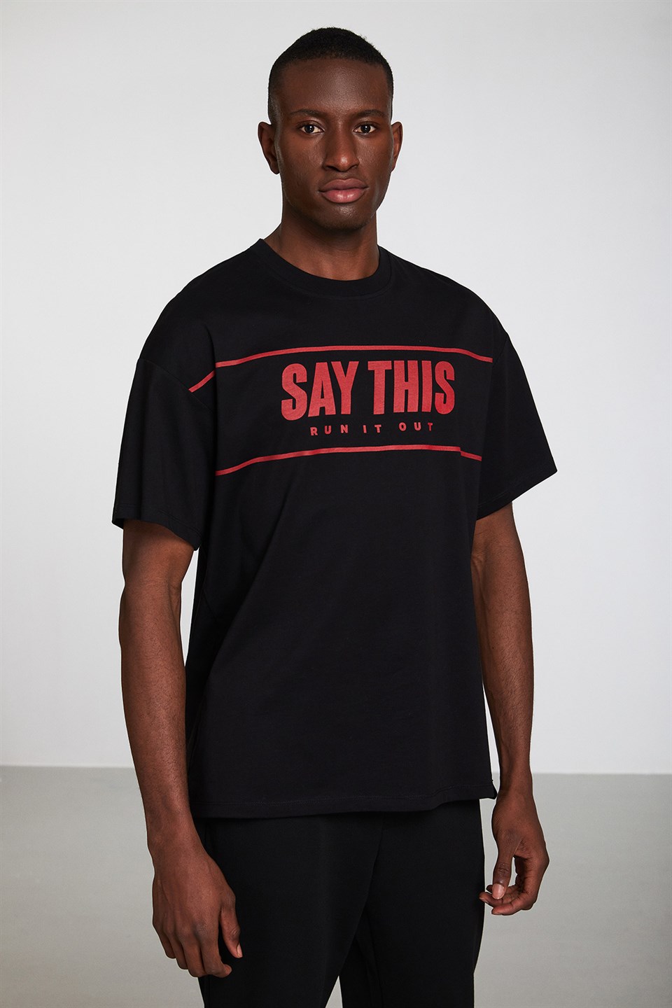 COMMEND Erkek Siyah Baskılı Yuvarlak Yaka Oversize T-Shirt