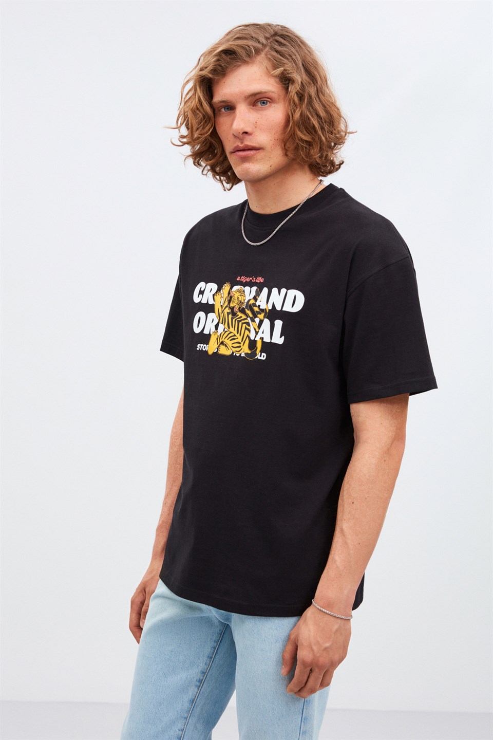 CROSSLAND  Oversize T-Shirt Önü Baskılı Siyah  %100 Pamuk  Kısa Kollu