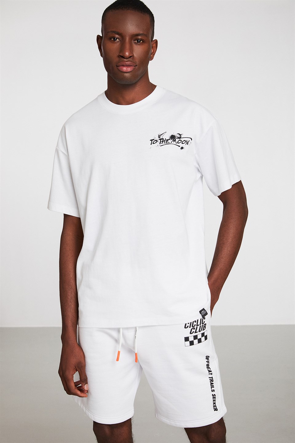 HUBBLE GALAKTICOS Erkek Beyaz Baskılı Yuvarlak Yaka Oversize T-Shirt