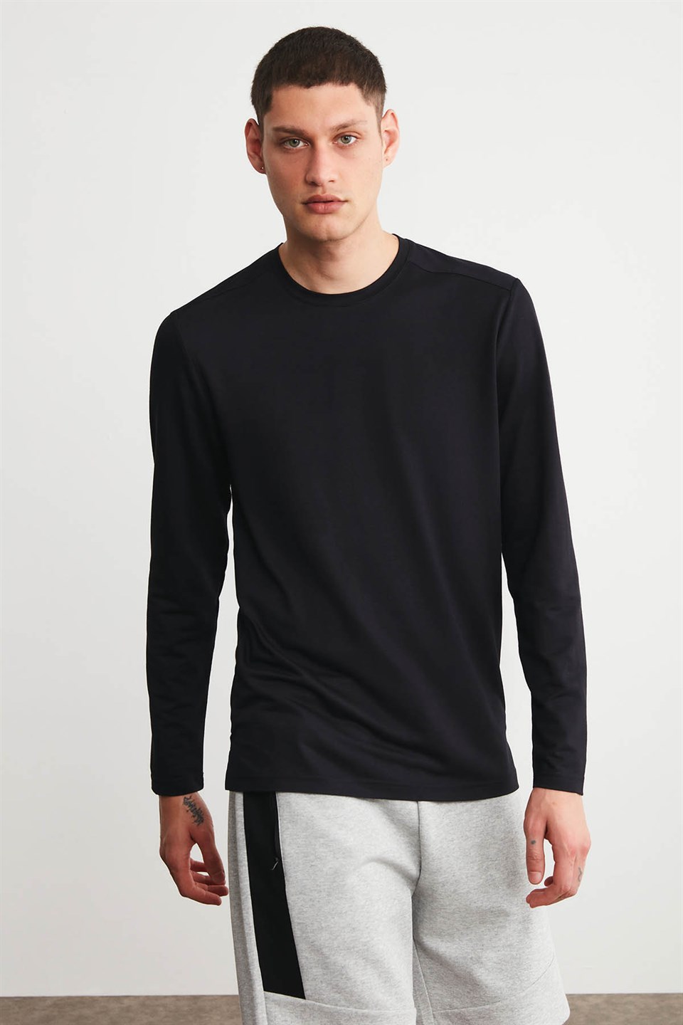 HUMMER Erkek Siyah Düz Renk Yuvarlak Yaka Comfort Fit T-Shirt