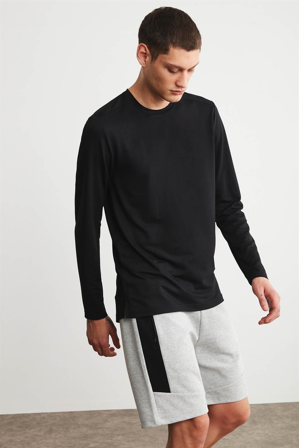 HUMMER Erkek Siyah Düz Renk Yuvarlak Yaka Comfort Fit T-Shirt