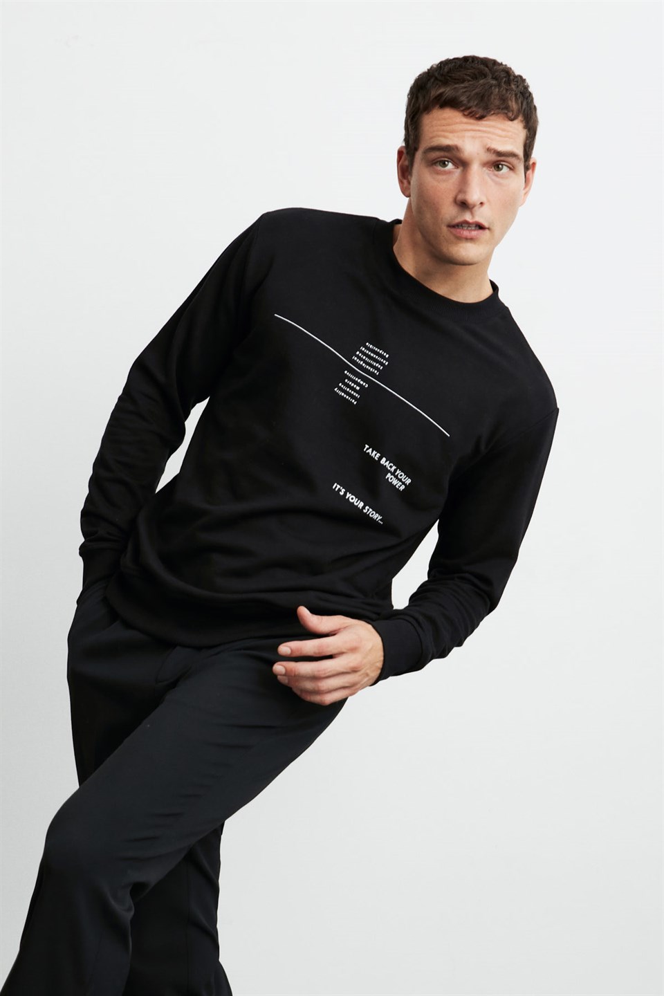 JAX Erkek Siyah Nakışlı-İşleme Yuvarlak Yaka Comfort Fit Sweatshirt