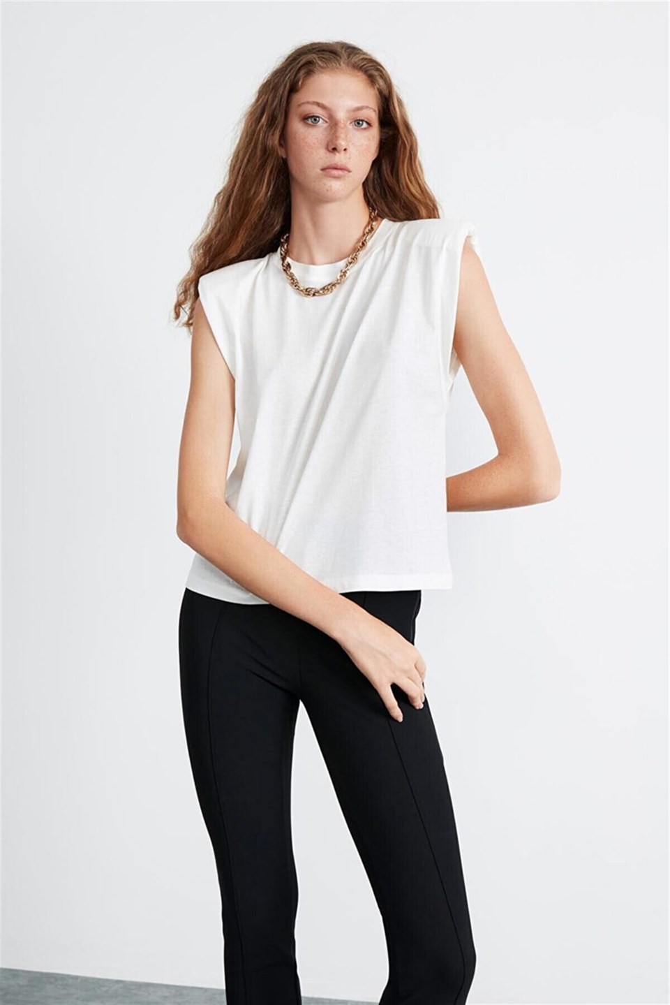LUNA Kadın Beyaz Düz Renk Yuvarlak Yaka Comfort Fit T-Shirt