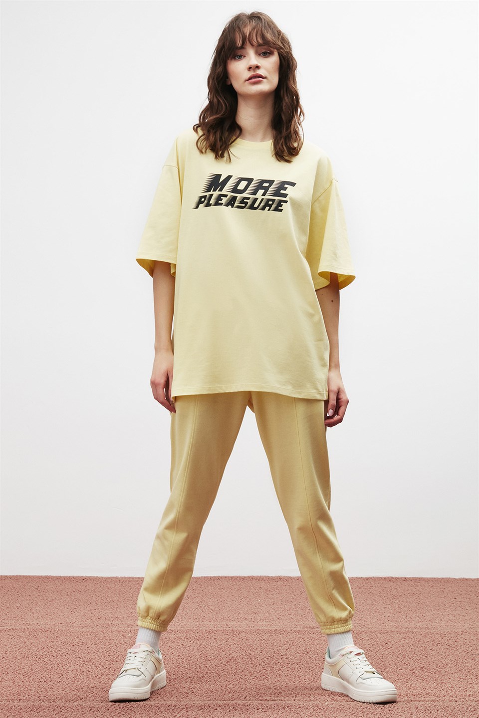 PLEASURE Kadın Sarı Baskılı Yuvarlak Yaka Oversize T-Shirt