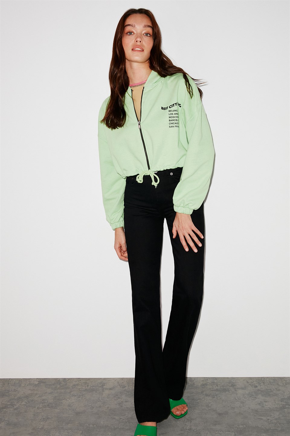SILK Kadın Yeşil Baskılı Kapüşonlu Crop Fit Sweatshirt