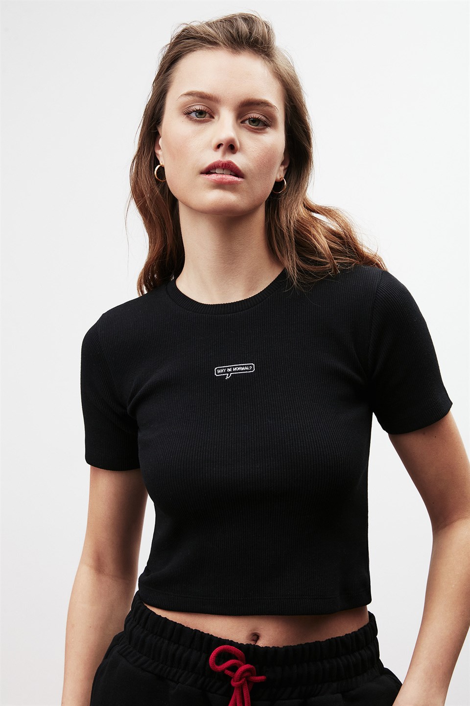 SUNNY Kadın Siyah Nakışlı-İşlemeli Yuvarlak Yaka Crop Fit Bluz