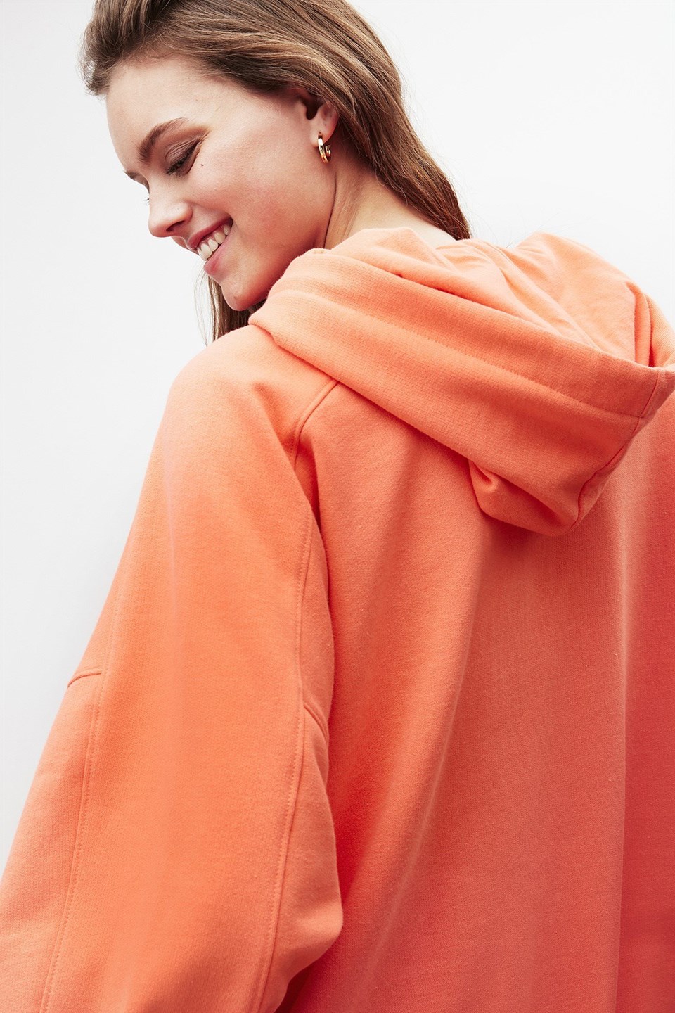 VIENNA Kadın Nar Çiçeği Düz Renk Kapüşonlu Ekstra Oversize Sweatshirt